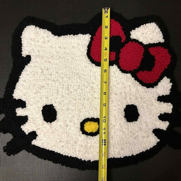 14"x18" Hello Kitty Red Bow Loop-Pile Handmade Tufted Rug - Picture 3 of 4